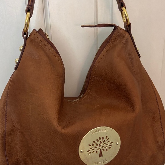 Mulberry Tan Leather Shoulder Bag with Gold Accents - Picture 2 of 12